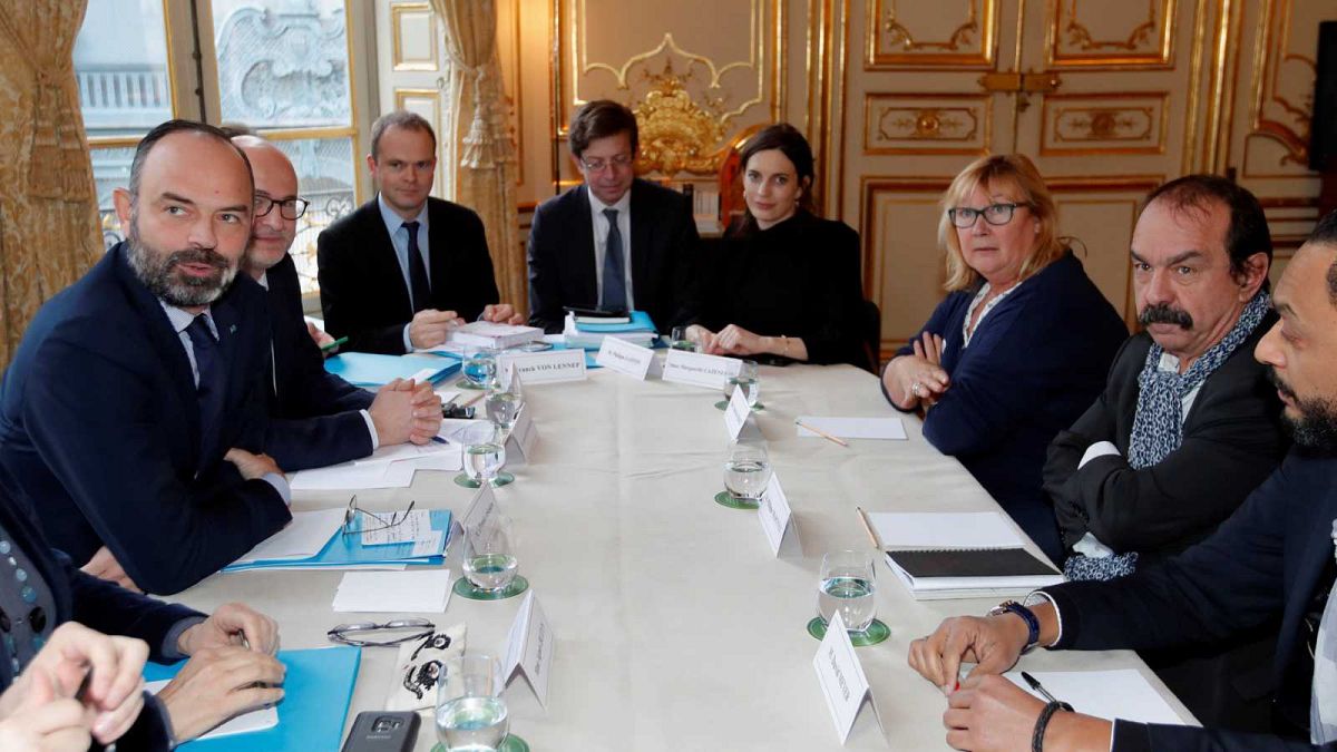 Le Premier ministre français Edouard Philippe et le secrétaire général de la CGT Philippe Martinez, à Matignon le 10 janvier 2020.