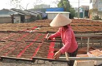 Vietnam'ın rengarenk tütsüleri yakılmaya hazır