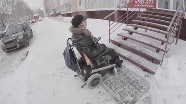 Инвалид-колясочник в Томске Инвалид-колясочник в Томске