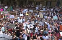 Incendies en Australie : des manifestants prennent pour cible le premier ministre Scott Morrison