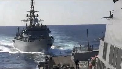 Rus gemisi ile ABD savaş gemisi arasında tehlikeli yakınlaşma