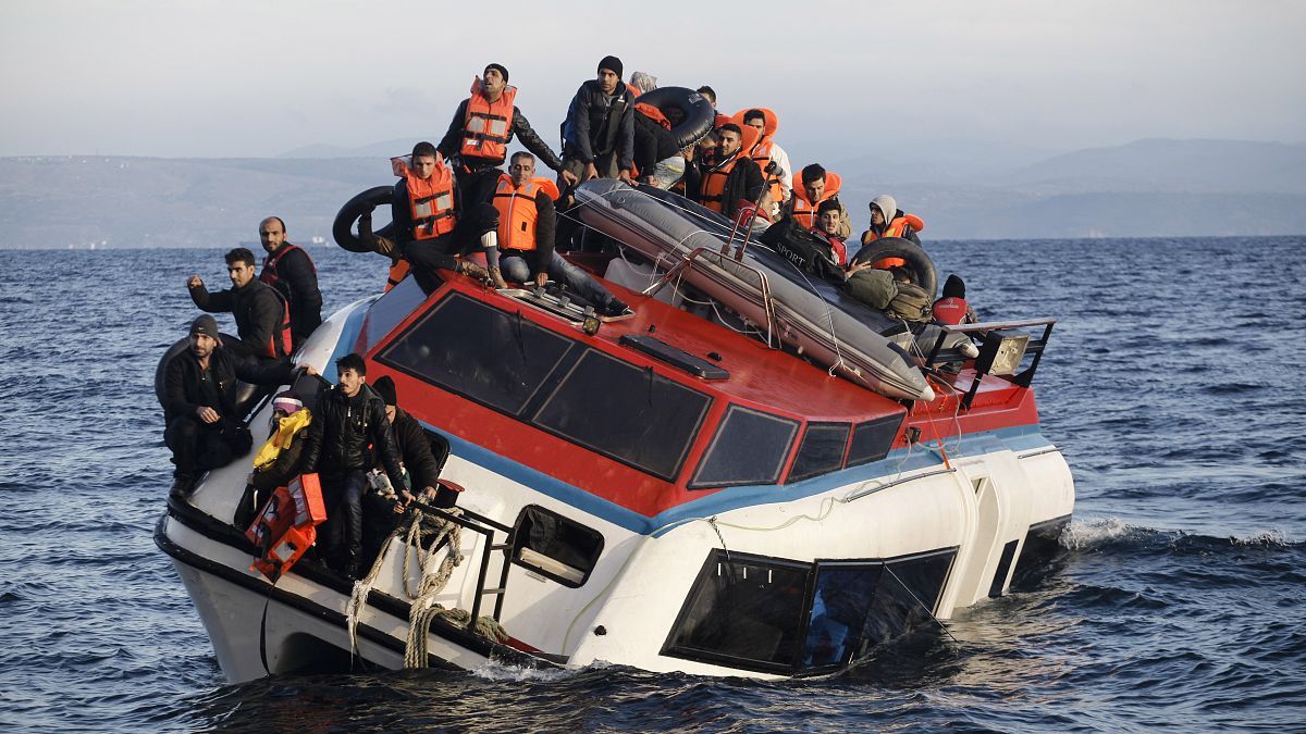 В Ионическом море затонула лодка с мигрантами