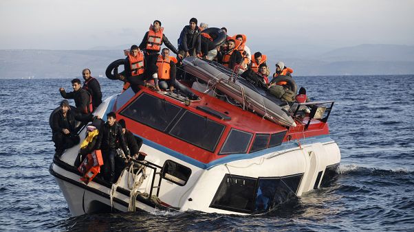 В Ионическом море затонула лодка с мигрантами В Ионическом море затонула лодка с мигрантами