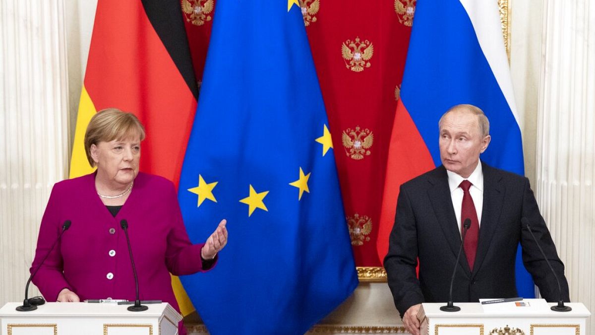 Angela Merkel met Vladimir Putin at the Kremlin