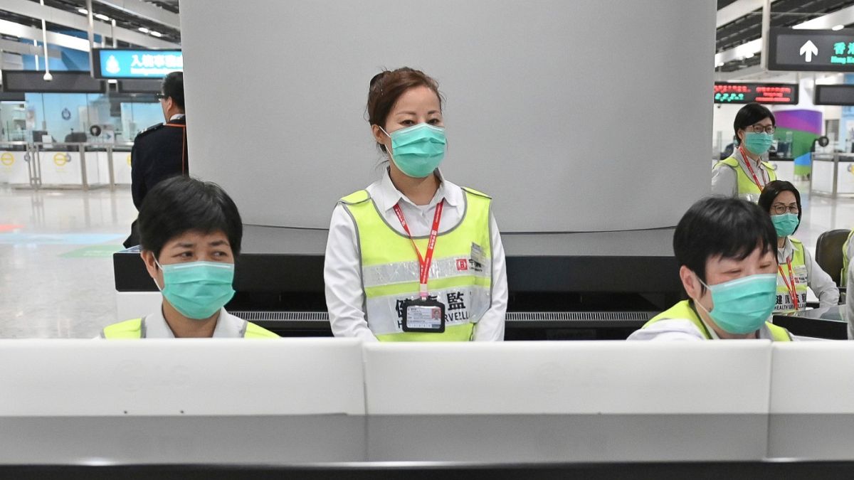 الصين تعلن عن أول وفاة مرتبطة بتفشي التهاب رئوي غامض
