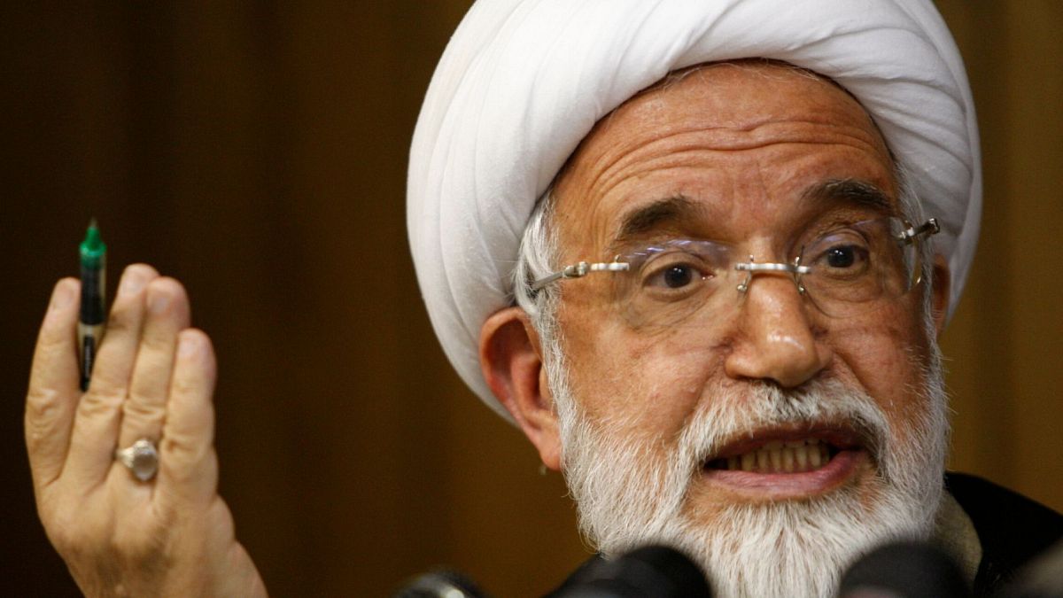 کروبی خطاب به خامنه‌ای: هیچ‌یک از صفات رهبری را ندارید