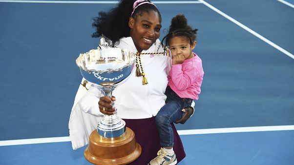 Serena Williams 3 yıl aradan sonra ilk şampiyonluğuna ulaştı Serena Williams 3 yıl aradan sonra ilk şampiyonluğuna ulaştı