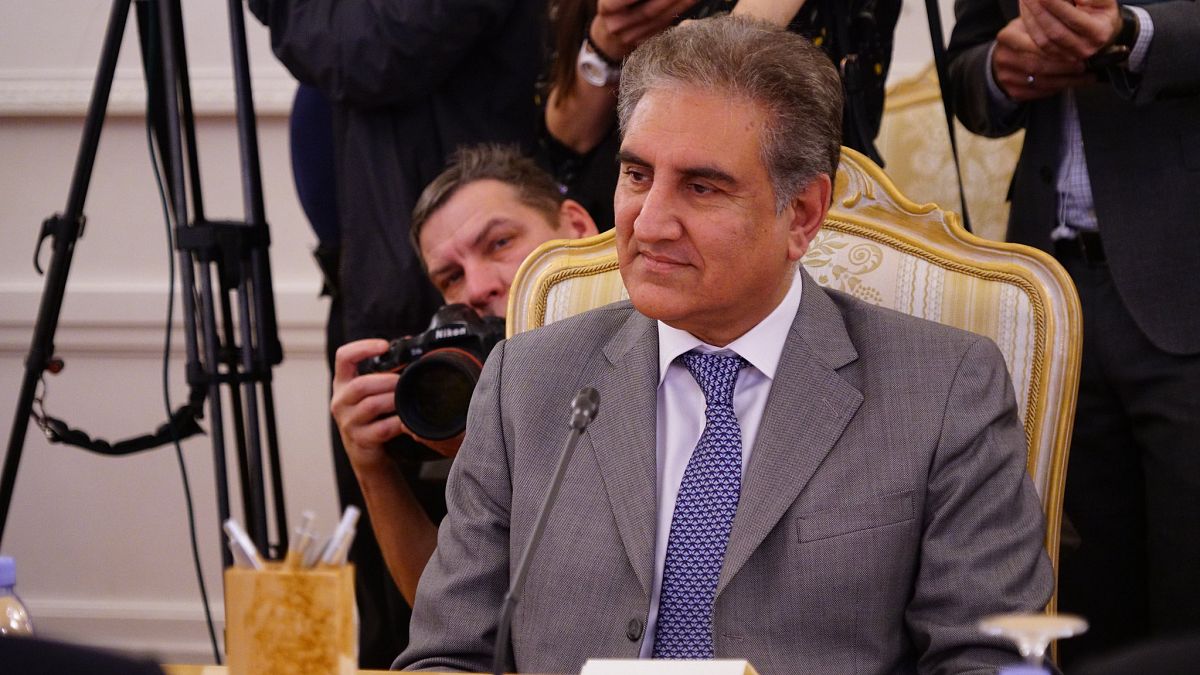 وزير الخارجية الباكستاني يزور إيران والسعودية في مسعى للتهدئة