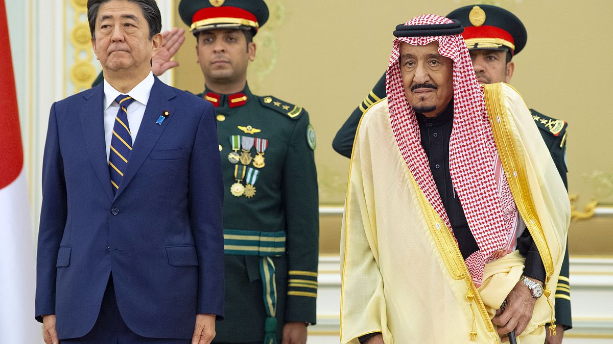 الملك سلمان و آبي يبحثان في الرياض التوتر في الشرق الأوسط وقضايا عالمية