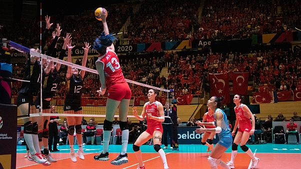 A Milli Kadın Voleybol Takımı, 2020 Tokyo Olimpiyat Oyunları Avrupa Elemeleri finalinde Almanya'yı 3-0 yenerek, olimpiyatlara katılma hakkı elde etti A Milli Kadın Voleybol Takımı, 2020 Tokyo Olimpiyat Oyunları Avrupa Elemeleri finalinde Almanya'yı 3-0 yenerek, olimpiyatlara katılma hakkı elde etti