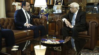Ο Πρόεδρος της Δημοκρατίας, Προκόπης Παυλόπουλος συνομιλεί με τον υπουργό Εξωτερικών της Κυπριακής Δημοκρατίας, Νίκο Χριστοδουλίδη