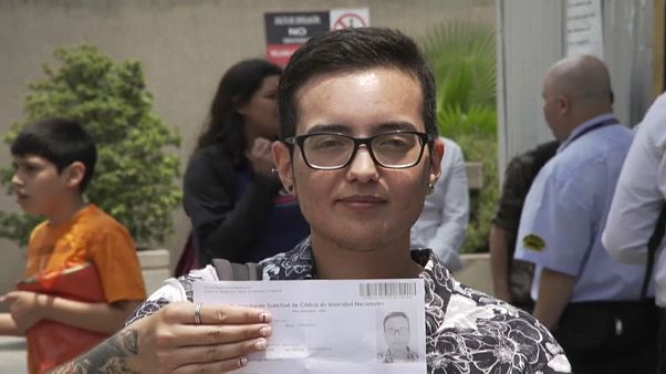 Nueva identidad y nueva vida para los transexuales chilenos Nueva identidad y nueva vida para los transexuales chilenos