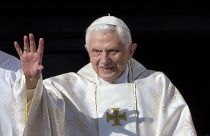 Bento XVI acusado de inação em casos de pedofilia