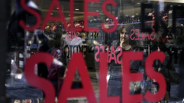 Ελλάδα: Πρώτη ημέρα χειμερινών εκπτώσεων Ελλάδα: Πρώτη ημέρα χειμερινών εκπτώσεων