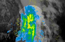 Storm Brendan lashes Ireland with 130kmph winds