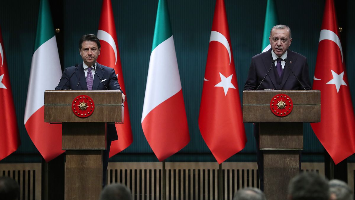 Cumhurbaşkanı Recep Tayyip Erdoğan, İtalya Başbakanı Giuseppe Conte'yi kabul etti. Erdoğan ve Conte, ortak basın toplantısı düzenledi