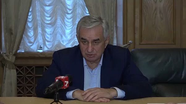 Lemondott az abház elnök Lemondott az abház elnök