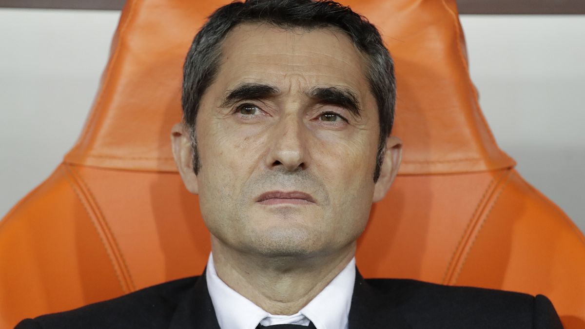 El técnico del Barcelona Valverde, despedido tras la eliminación en la Supercopa de España