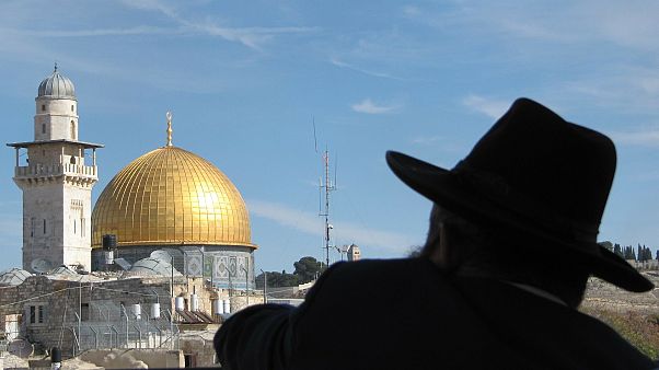 اتهام حاخام إسرائيلي باستعباد 50 امرأة وطفلة في منزل في القدس اتهام حاخام إسرائيلي باستعباد 50 امرأة وطفلة في منزل في القدس