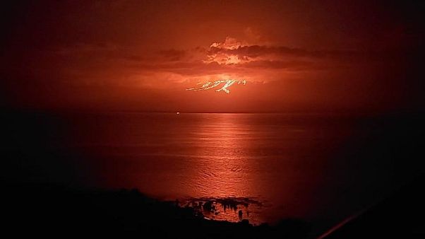 El volcán La Cumbre entra en erupción en las islas Galápagos El volcán La Cumbre entra en erupción en las islas Galápagos