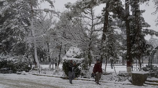 Kar, Pakistan'ın Belücistan eyaletinin başkenti Kuetta kentini etkisi altına aldı Kar, Pakistan'ın Belücistan eyaletinin başkenti Kuetta kentini etkisi altına aldı