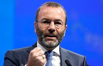 Weber: nem kérünk leckéket Orbántól