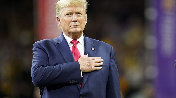 Trump'ın azil sürecince yeni dönemeç: Azil dosyası Temsilciler Meclisi'nden Senato'ya gidiyor Trump'ın azil sürecince yeni dönemeç: Azil dosyası Temsilciler Meclisi'nden Senato'ya gidiyor