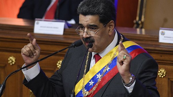 Nicolás Maduro ordena que la venta de petróleo se haga en petros Nicolás Maduro ordena que la venta de petróleo se haga en petros