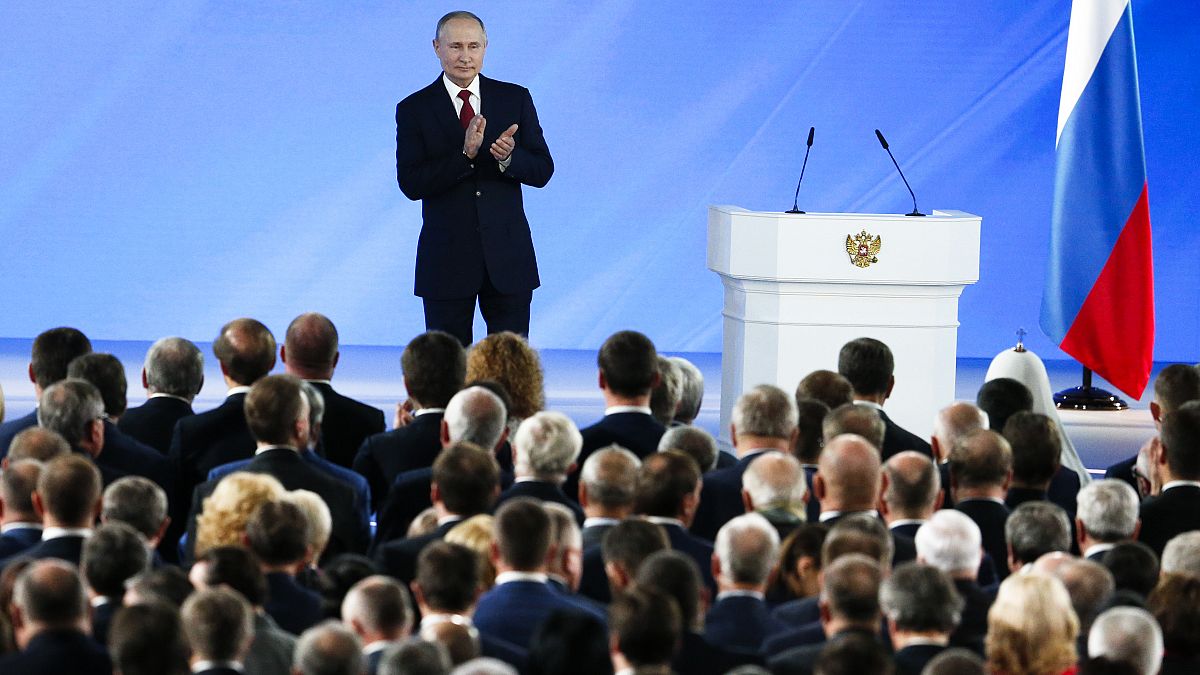 پوتین پیشنهاد برگزاری همه‌پرسی برای افزایش قدرت پارلمان را ارائه کرد