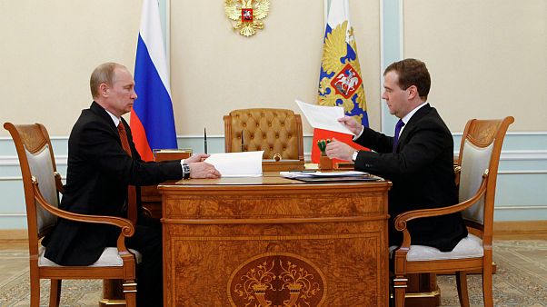 Vladimir Putin recebeu a carta de demissão do executivo de Dmitri Medvedev Vladimir Putin recebeu a carta de demissão do executivo de Dmitri Medvedev