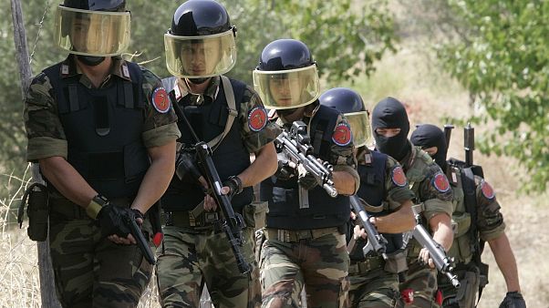 Mafya üyelerine operasyon düzenleyen İtalyan güvenlik güçleri (arşiv) Mafya üyelerine operasyon düzenleyen İtalyan güvenlik güçleri (arşiv)