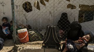کودکان و مادران آنها در کمپ الهول سوریه 