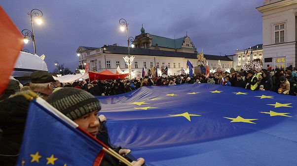"Breves de Bruxelas": Parlamento Europeu condena Polónia e Hungria "Breves de Bruxelas": Parlamento Europeu condena Polónia e Hungria