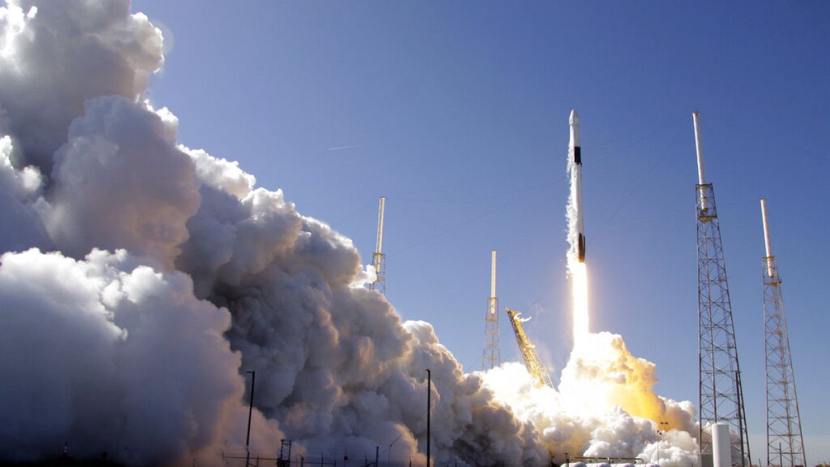 Az ISS-re tartó Falcon 9 rakéta kilövése Cape Canaveralban, 2019. december 5-én