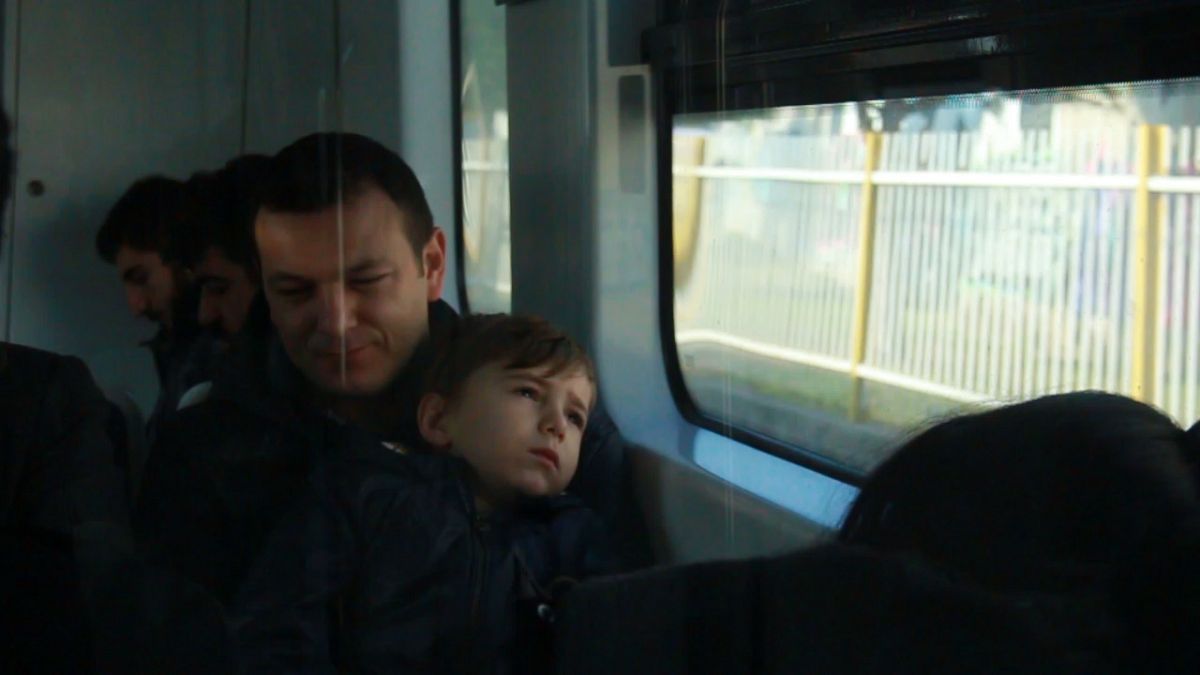 Nuri Tuğral oğluyla birlikte hapisteki eşini ziyarete gidiyor
