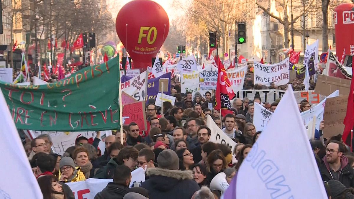 Επιμένουν οι απεργοί στη Γαλλία
