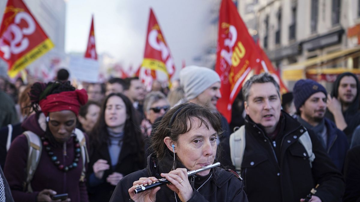 Manifestantes en la ciudad de Lyon, Francia, el 16 de enero de 2020. 