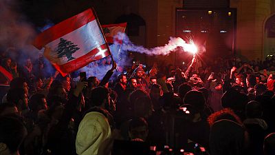 Manifestantes exigem novo governo no Líbano
