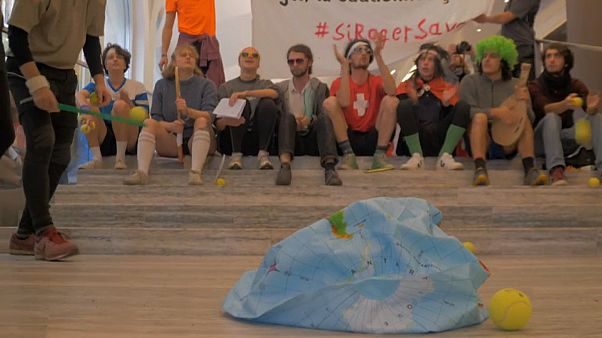 Bank als Tennisplatz: Klimaaktivisten setzen Credit Suisse unter Druck Bank als Tennisplatz: Klimaaktivisten setzen Credit Suisse unter Druck