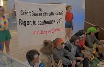 Felmentették a Credit Suisse-nél teniszező klímaaktivistákat