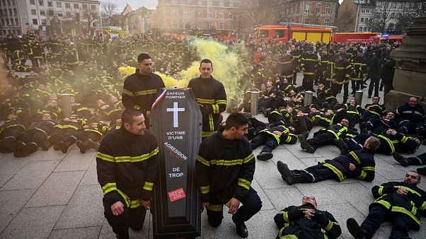 Страсбург: пожарные требуют помощи Страсбург: пожарные требуют помощи