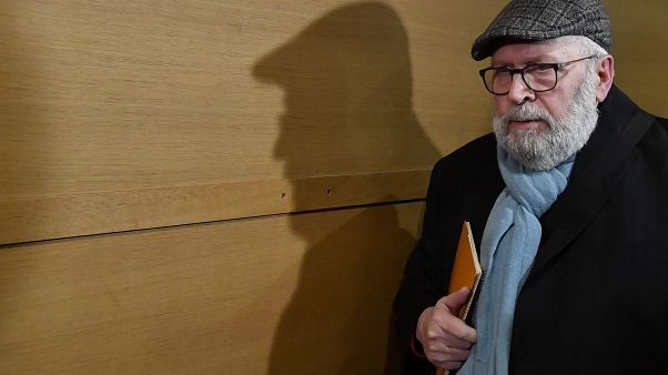 O padre francês, Bernard Preynat, autor-confesso de crimes de abuso sexual a menores durante décadas O padre francês, Bernard Preynat, autor-confesso de crimes de abuso sexual a menores durante décadas