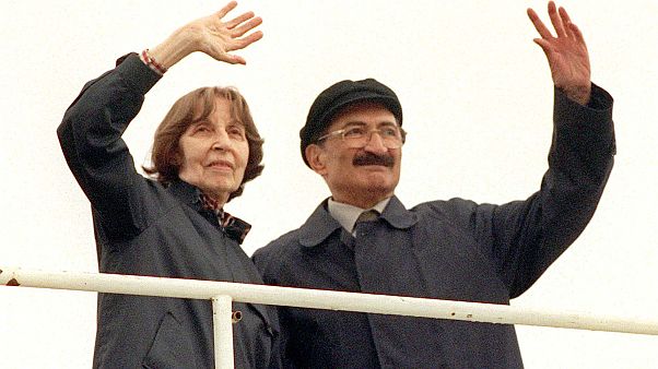 Eski Başbakan Bülent Ecevit ve eşi Rahşan Ecevit (Arşiv) Eski Başbakan Bülent Ecevit ve eşi Rahşan Ecevit (Arşiv)