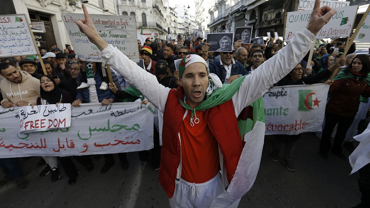 الجزائريون يواصلون التظاهر للأسبوع 48 للتأكيد على قوة الحراك وسط شكوك بـ"فشله"