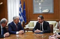 المشير خليفة حفتر ورئيس الوزراء اليوناني كيرياكوس ميتسوتاكيس