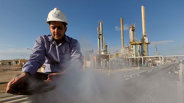 Libya'nın doğusunda Hafter kontrolündeki limanlarda petrol ihracatı tamamen durduruldu Libya'nın doğusunda Hafter kontrolündeki limanlarda petrol ihracatı tamamen durduruldu