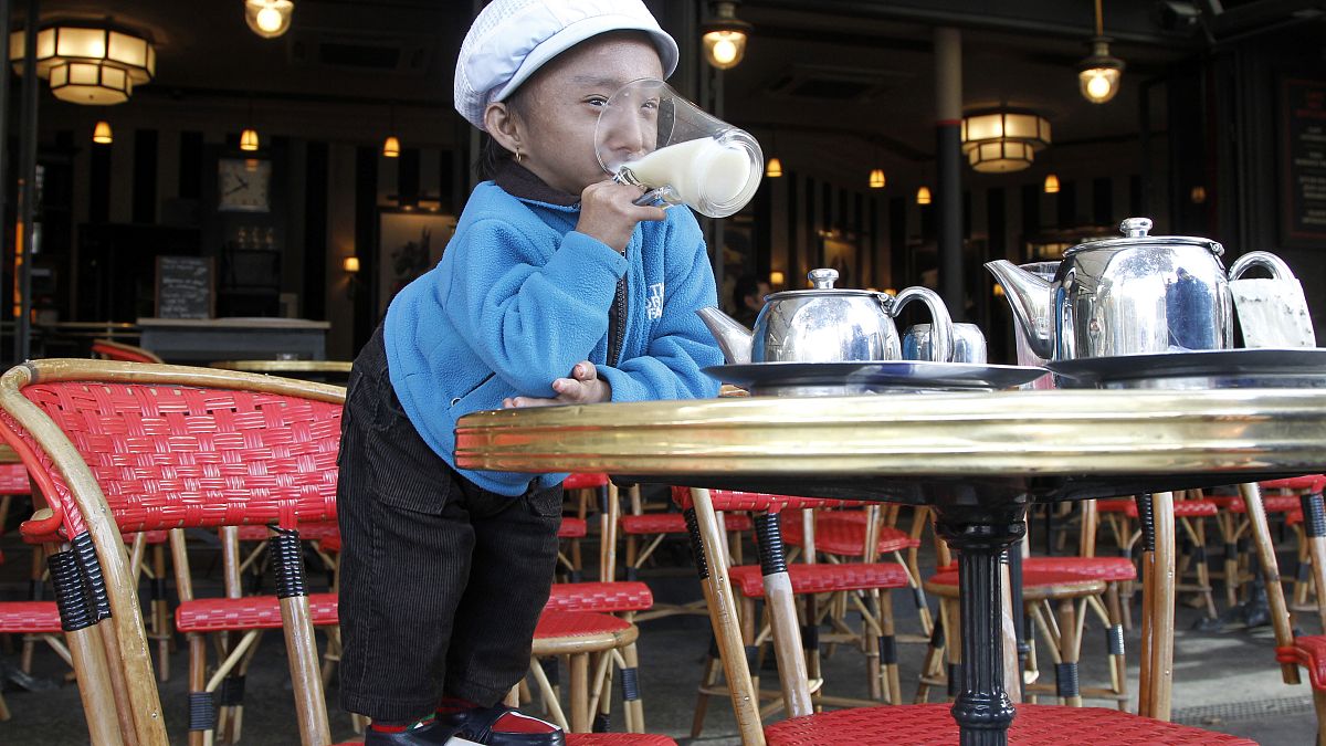 خاجيندرا ثابا ماغار، أصغر رجل في العالم