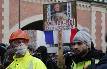 Sarı Yelekliler'in Paris'teki gösterileri şiddet olaylarına dönüştü: 40 gözaltı en az 20 yaralı