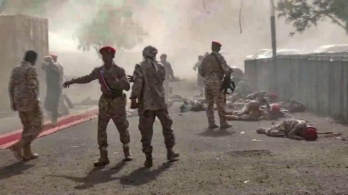حمله به پایگاه نیروهای دولتی یمن (آرشیو)