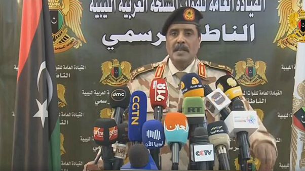 Hafter'e bağlı Libya Ulusal Ordusu'nun sözcüsü Ahmed el-Mismari İHH'yi MİT'in paravanı olmak ve cihatçılara yardım etmekle suçladı Hafter'e bağlı Libya Ulusal Ordusu'nun sözcüsü Ahmed el-Mismari İHH'yi MİT'in paravanı olmak ve cihatçılara yardım etmekle suçladı